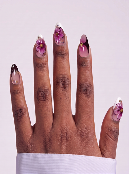 Pink Gilded Almond False Nails – Reusable Press-On Set