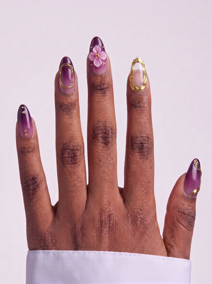 Pink Gilded Almond False Nails – Reusable Press-On Set